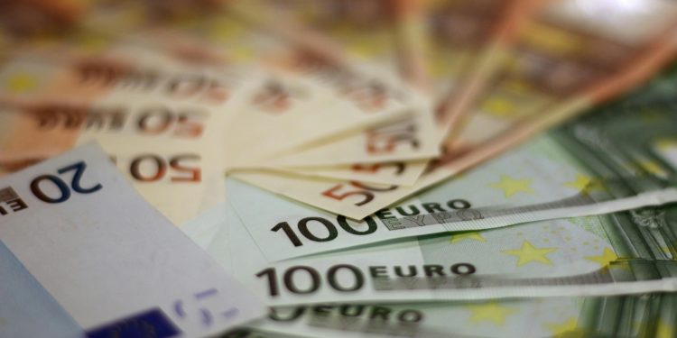 Колико ће износити просечна плата у 2026. години?