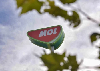 Акције МОЛ-а порасле за 26 одсто након договора о већинском уделу у НИС-у