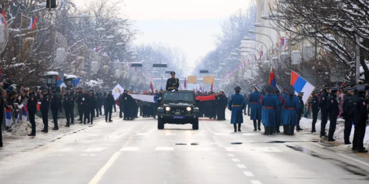 Завршен свечани дефиле на Тргу Крајине у Бањалуци; представљена возила Деспот и Вихор