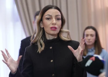Месаровић у Крупњу и Лозници са грађанима: Не стајемо док сви не добију струју