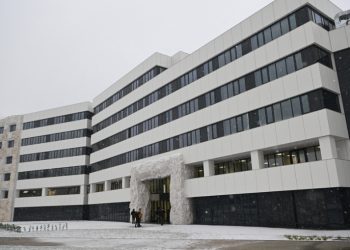 Вучић обилази завршне радове на објекту „Кобре” у Касарни „Васа Чарапић”