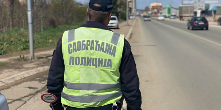 МУП: Више од 100 људи годишње страда због невезивања појаса – вежите појас