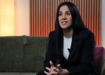 Перић: Ноторна је лаж да се деца лече СМС порукама
