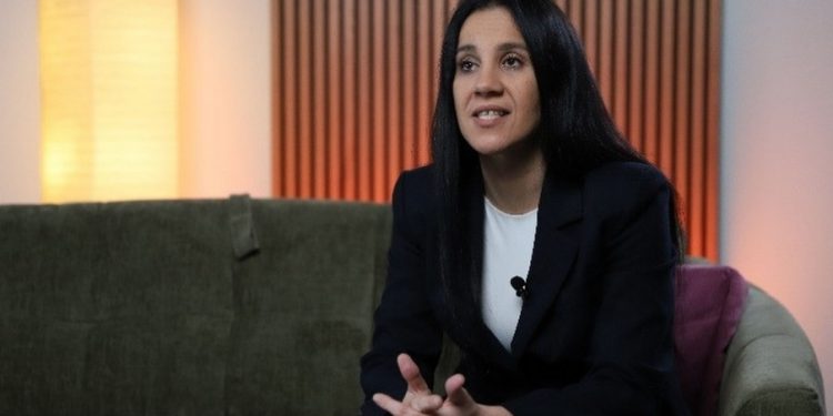 Перић: Ноторна је лаж да се деца лече СМС порукама