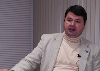 НЕЈАСНА ПОСЕТА, МНОГА ПИТАЊА: Петров упозорава на пропусте у организацији доласка ЕП у Србију