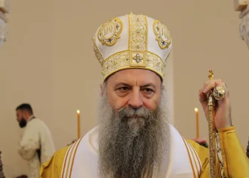 Порфирије служио литургију у храму Светог Саве: Заједница са Богом је познање истине