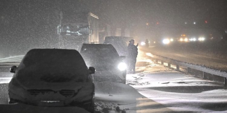 СНЕЖНИ ТАЛАС ПОГОДИО ЗАПАД И ЈУГОЗАПАД СРБИЈЕ