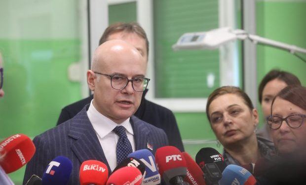 Вучевић: Најважније је да сви добију струју, имајте мало поверења у своју државу
