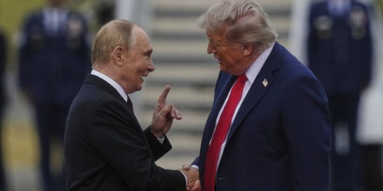 ЕВРОПА НИЈЕ СПОСОБНА САМА ДА ЗАУСТАВИ СУКОБ: Неопходни Путин и Трамп