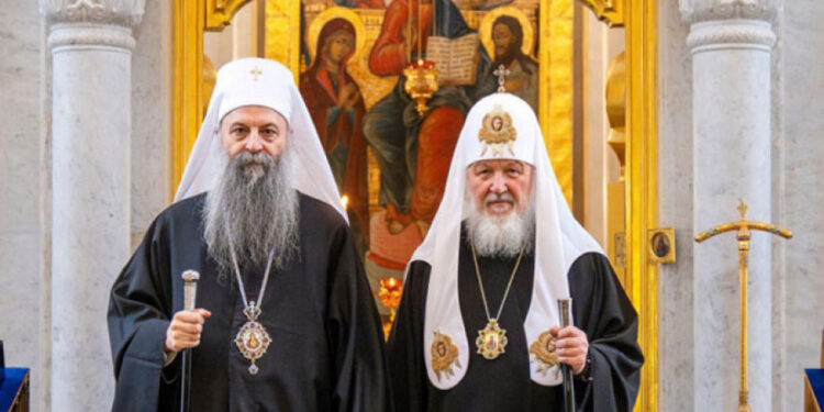 Патријарх Кирил честитао патријарху Порфирију пет година на челу СПЦ