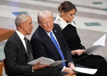 Трамп приказао Барака и Мишел Обаму као мајмуне?!