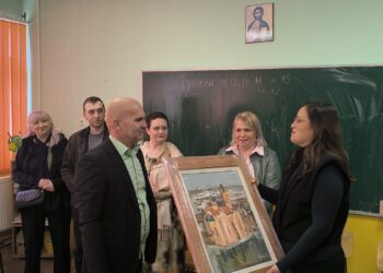 Министарка Сара Павков посетила ОШ „Станоје Главаш“ у Глибовцу