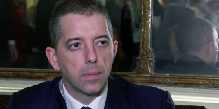 Ђурић апелује на држављане Србије у Ирану: Пратите упутства и идите у склоништа