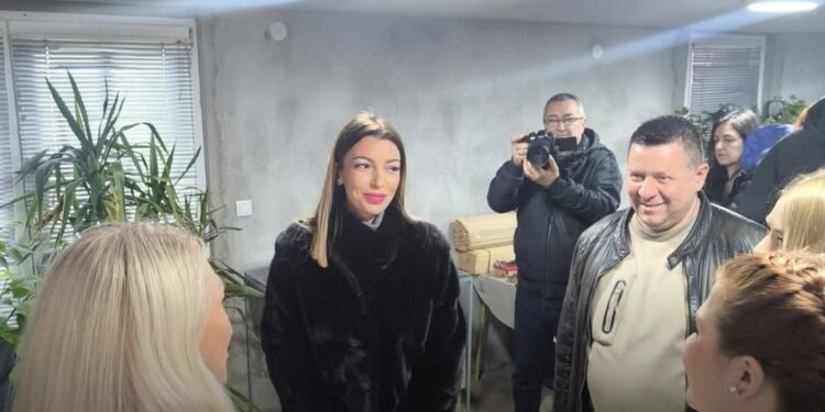 Месаровић у Влашком Долу: Подршка вредним пчеларима и развоју породичних газдинстава