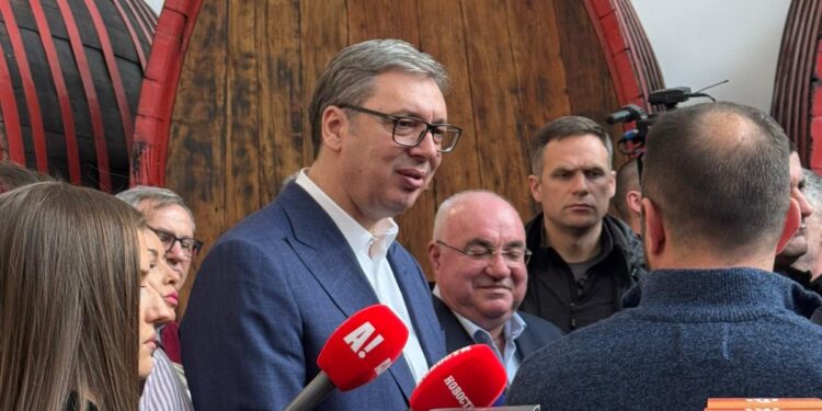Александар Вучић у Бајиној Башти обилази дестилерију ББ Клековача, најстарију у Србији