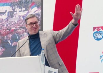 Вучић честитао женама 8. март: „Хвала што толико волите нашу Србију“